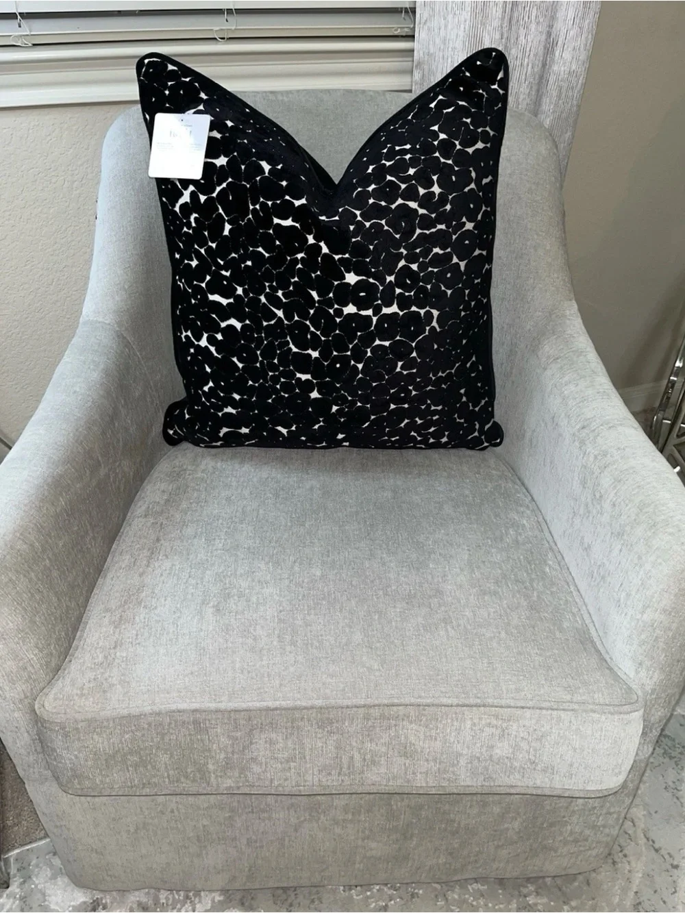 Casa Decor listing pillows